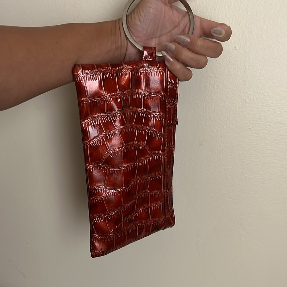 Crocodile Clutch